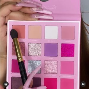 Meet your Posher, Julia